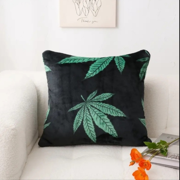 Fleece comfy pot leaf pillow case - Picture 1 of 4